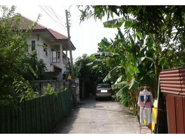 ขายที่ดิน ซอยคู้บอน 25 เนื้อที่ 93 ตร.ว. ที่สวย แปลงริม เหมาะปลูกบ้าน