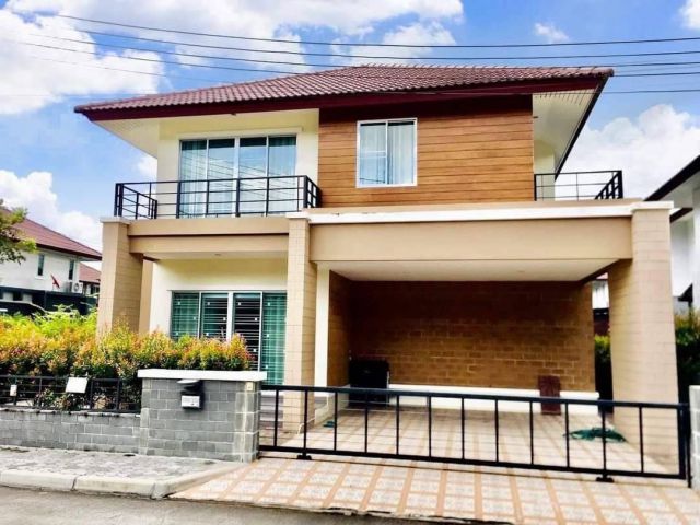 ขายและให้เช่าบ้านสันกำแพงสายใหม่ เนื้อที่ 52 ตร.วา เช่า 21,000 บาท/ขาย 3.8 ล้าน