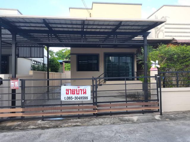 ขายบ้านแฝดชั้นเดียว 3 นอน 2 น้ำ 2 ที่จอดรถ (ใหม่กริ๊บทั้งหลัง)