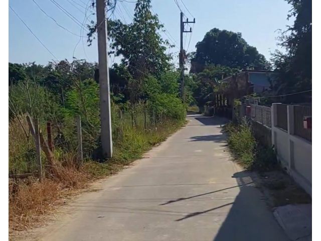 ขายที่ดินตำบลน้ำแพร่หางดงปลูกบ้านได้เลยพร้อมโอน