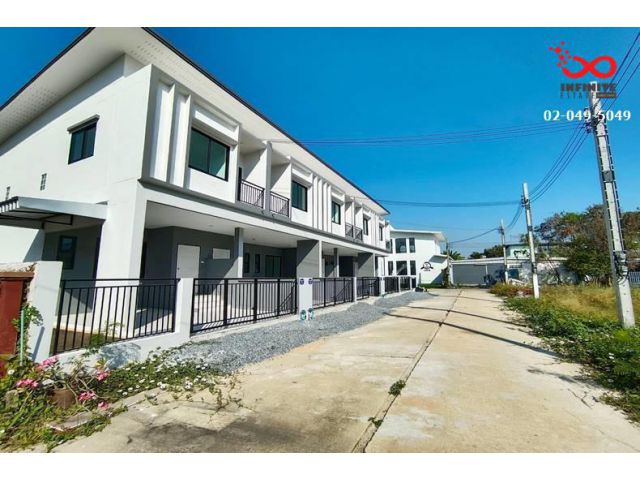 ขายทาวน์โฮม 2 ชั้น หมู่บ้านบ้านสวนปาริชาติ ถนนกาญจนาภิเษก