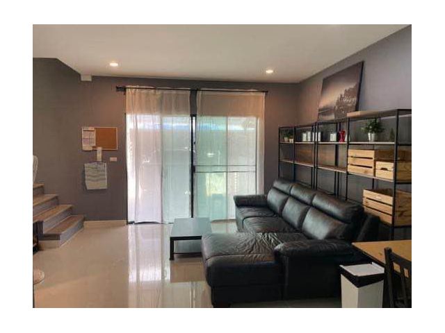 ทาวน์โฮม 2 ชั้น 4 ห้องนอน หมู่บ้าน สิริ เพลส รังสิต เช่า