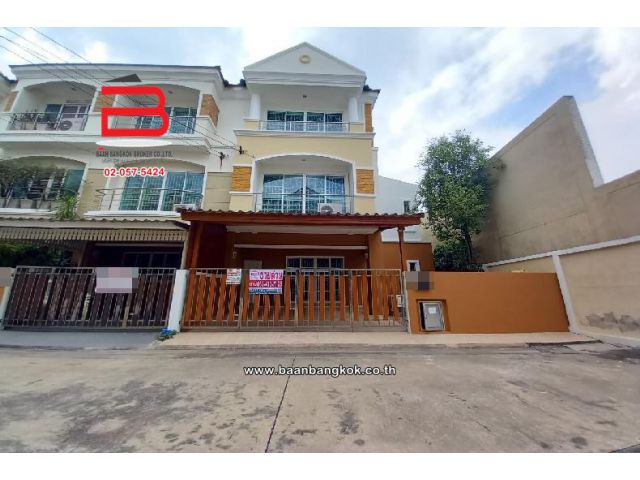 ทาวน์โฮม หมู่บ้าน ซื่อตรง แกรนด์โฮม เนื้อที่ 40.5 ตรว. ถนนเกษตร-รัชโยธิน เขตจตุจักร