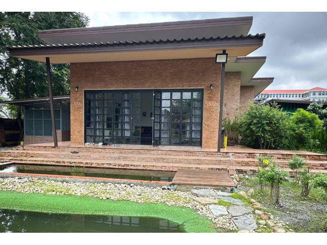 ขายบ้านพร้อมที่ดิน มีบ้านหลังใหญ่1หลังหลังเล็ก2หลัง ในเนื้อที่575ตรว.ใกล้ตลาดไทยรวมบ้านพร้อมที่ดิน8,000,000บ.