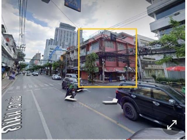 ขายอาคารพานิชย์ ริมถนนเอกมัย ห้องมุม ติดถนนสองด้าน ขนาด 3.5 ชั้น (รวมชั้นดาดฟ้า) เนื้อที่ 35 ตารางวา