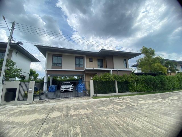 ขายบ้านเดี่ยว 2 ชั้น 3 ห้องนอน 3 ห้องน้ำ 180 ตรม. ต.คลองสี่ อ.คลองหลวง ปทุมธานี