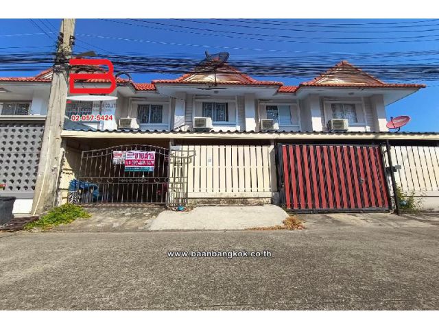 ทาวน์เฮาส์ โครงการ พฤกษาดี เนื้อที่ 18 ตรว ถ.รังสิต-นครนายก ต.คลองสาม อ.คลองหลวง จ.ปทุมธานี