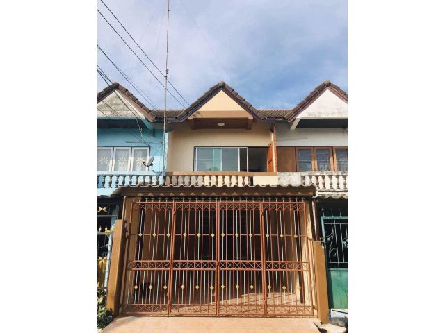 บ้านสวย ทำเลทอง โซนบางแสน  ( รีโนเวทใหม่ทั้งหลัง )