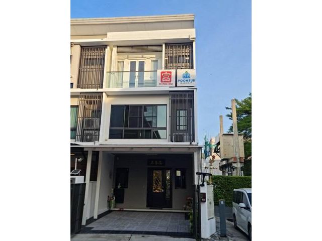 PT12 ขาย ทาวโฮม 3 ชั้น แลนด์มาร์ค เอกมัย-รามอินทรา The LANDMARK ห้องมุม  ปรับปรุงใหม่ทั้งหลัง พร้อมเข้าอยู่ ถนนสุคนธสวัส