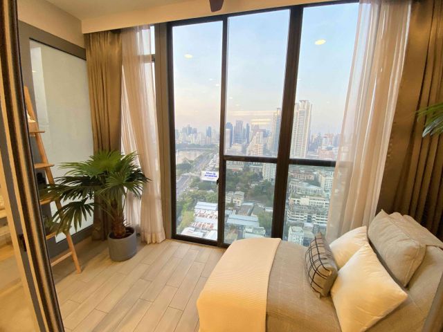 ราคานี้ไม่มีอีกแล้วเป็นเจ้าของคอนโดหรูบนทำเลที่ดีที่สุดในย่าน CBD ชั้น29  ที่ ไซมิส เอ๊กซ์คลูซีพ ควีนส์