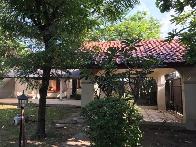 ด่วน! ขายที่ดินพร้อมบ้านเดี่ยว ปุณณวิถี40 สุขุมวิท101 ที่ดิน 192ตร.ว สภาพแวดล้อมดี สงบ ร่มรื่นน่าอยู่ ใกล้ห้าง ใกล้ BTSป