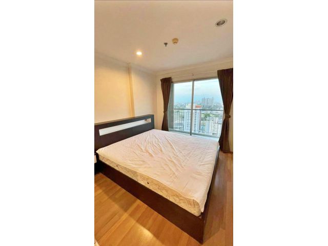 ให้เช่าถูก ลุมพินี เพลส พระราม 9-รัชดา ใจกลางพระราม 9 ห้องสวยพร้อมอยู่ 35 ตรม. 1 ห้องนอน ห้องครัวปิด ชั้นสูง ใกล้ MRT พร