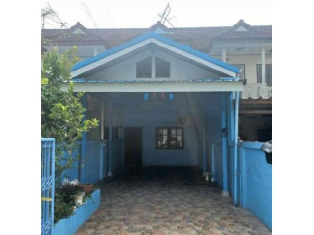 ขายทาวน์เฮ้าส์ 2 ชั้น. เนื้อที่ 22 ตารางวาเศษ 8 ส่วน 10 แถมแอร์ 2 ตัว