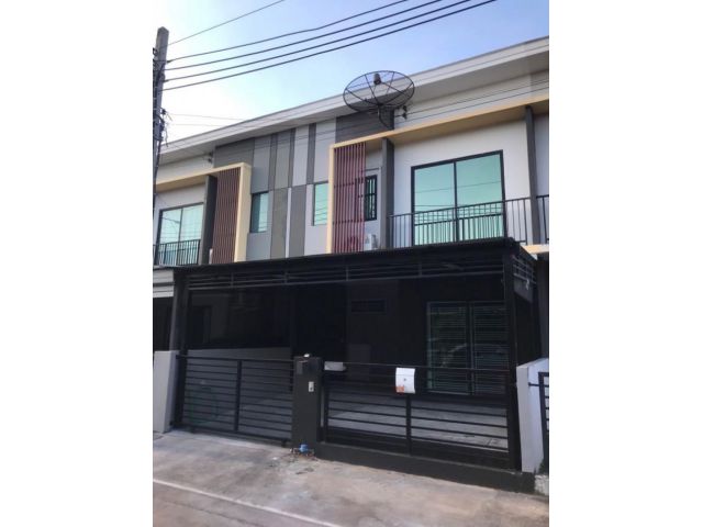 ให้เช่า ทาวน์โฮม Code M215 The Connect Pattanakarn 38 112 ตรม. 28 ตร.วา