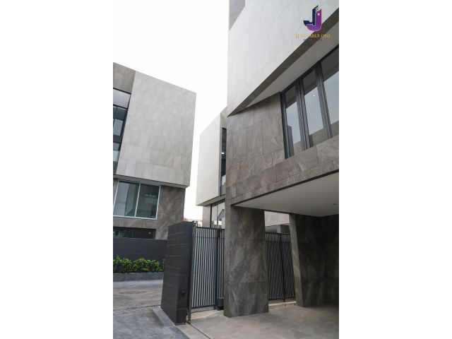 ขาย Luxury Home Office โครงการ Me-I Avenue Srinakarin (เมอิ อเวนิว ศรีนครินทร์) ทำเลดีศักยภาพ ใกล้ Paradise