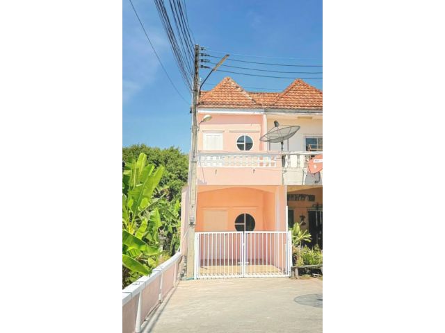บ้านหลังมุม ทำเลดี ติดถนน ใกล้เซ็นทรัลระยองเพียง 1 กิโลเมตร