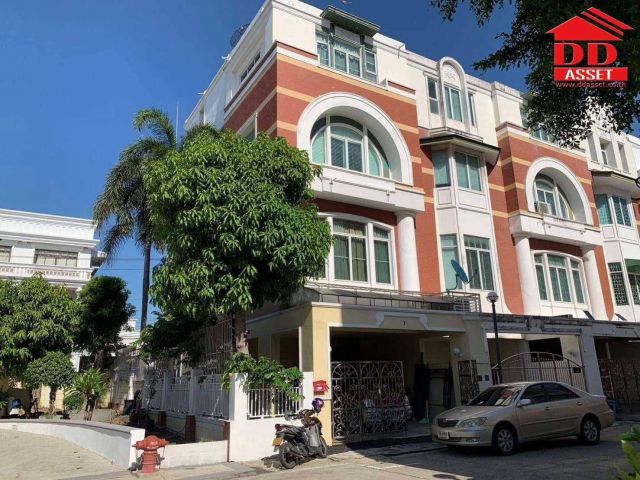 ให้เช่าทาวน์เฮาส์ 4 ชั้น โครงการ บ้านรวิภา สุขุมวิท 103 (Bann Ravipa Sukhumvit 103) ซอยอุดมสุข 39/1