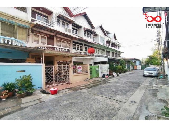 ขายทาวน์เฮ้าส์ 3 ชั้น  ถนนจรัญสนิทวงศ์ ซอยพาณิชยการธนบุรี 12 แยก 4 ซอยบางแวก