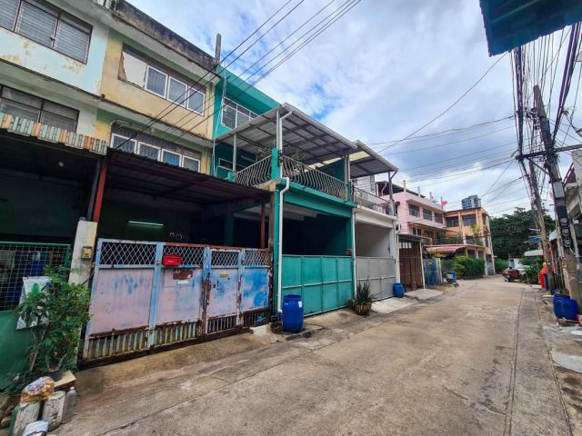 (HL)A84339 - ขายตึกแถว 3 ชั้น เนื้อที่ 19 ตรว.ซ. สาธุประดิษฐ์ 15 แยก 6 (ซ. หมู่บ้านเทพนริทร์ 2) ใกล้ BRT ถนนจันทน์ 19 ตรว.ซ.