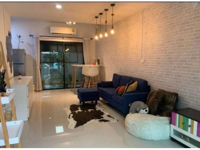 ให้เช่า ทาวน์โฮม พร้อมเข้าอยู่ M218 The Connect Pattanakarn 38 100 ตรม. 18.20 ตร.วา