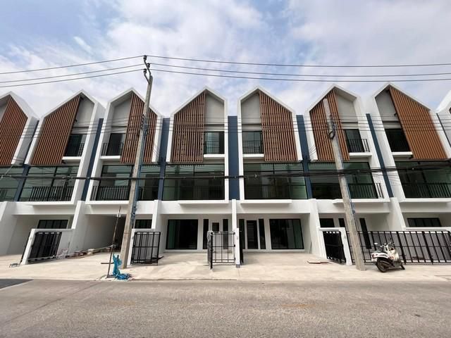 PA ให้เช่าโฮมออฟฟิศ สร้างใหม่ 3 ชั้น โครงการ Deco ห่างบีทีเอสแบริ่ง 300 เมตร สุขุมวิท70/5 สำโรงเหนือ เมืองสมุทรปราการ สม