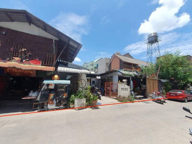 ขายที่ดินติดถนนเส้นสันติธรรมใกล้ 5 แยกสันติธรรมพร้อมโอน