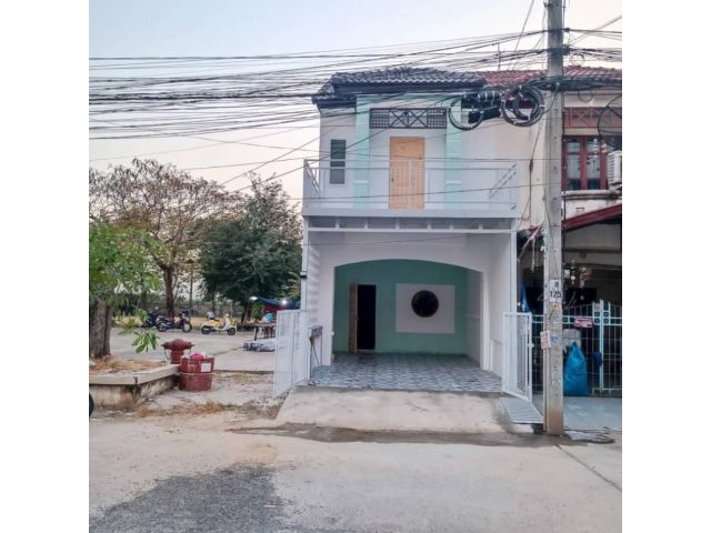 ขาย ทาวน์โฮม บ้านปิยวรารมย์ 3 100 ตรม. 16 ตร.วา 3 หลังมุม