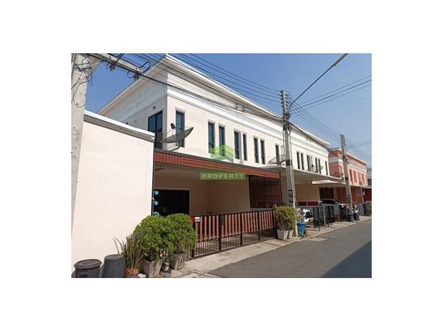 หมู่บ้าน แสนรัก5 พานทอง ชลบุรี SAANRAK5 ขายด่วน ทาวน์โฮม 2 ชั้น เนื้อที่ 22.10 ตร.ว ทำเลดี แต่งสวย พร้อมอยู่