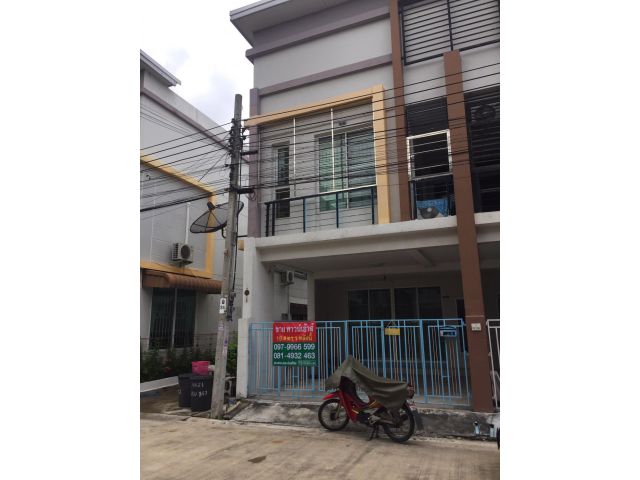 ขายทาวน์เฮ้าส์ 2 ชั้น ม.อาร์เค ปาร์ค ถ.หทัยราษฎร์ เนื้อที่ 19.4 ตร.ว 3 นอน 2 น้ำ ครัว แอร์ สภาพดี พร้อมเข้าอยู่ ราคาถูก