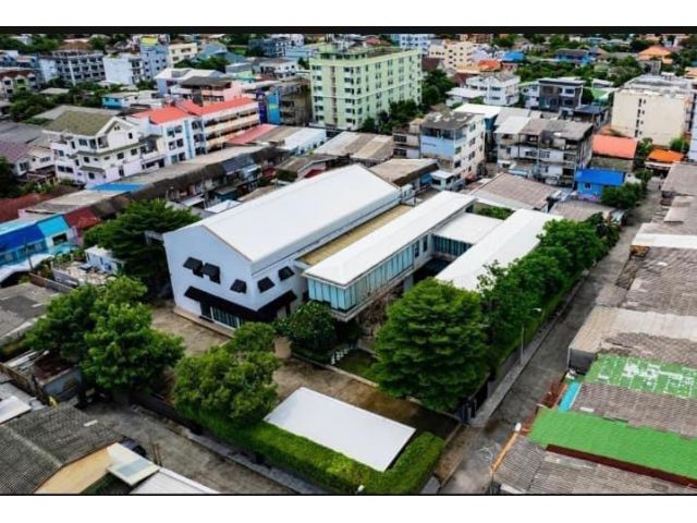ที่ดินสวย 683 ตรว.พร้อมออฟฟิตสำนักงานและโกดัง สภาพดีพร้อมใช้งาน พร้อมเฟอร์นิเจอร์ ซอยลาดพร้าว41(ภาวนา)แยก 6-8