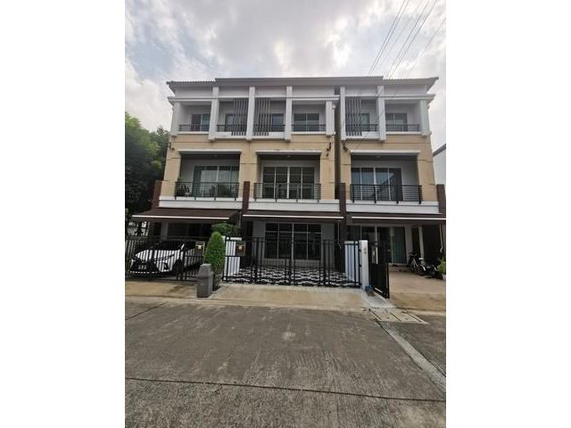 ขายทาวน์โฮม 3 ชั้น บ้านกลางเมือง เกษตร – นวมินทร์