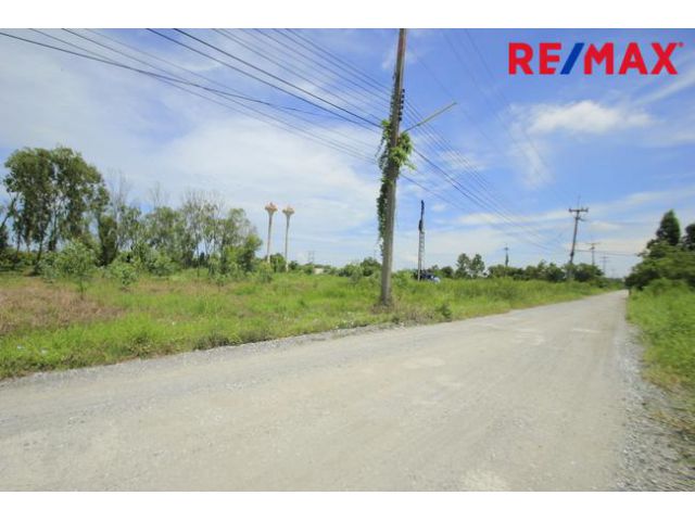 ที่ดินบางปะกงริเวอร์ไซด์แอนด์คันทรีคลับ แม่น้ำบางปะกง 401 วา เหมาะสร้างบ้าน บ้านพักรับรองลูกค้า ใกล้สนามกอล์ฟ ขายถูก