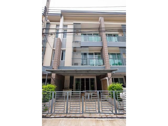 PPL13 ให้เช่าทาวน์โฮม 3 ชั้น โครงการทาวน์ อเวนิว ศรีนครินทร์ ซอยอ่อนนุช 68 ใกล้ BTS อ่อนนุช และ Airport link หัวหมาก