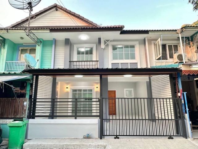 หมู่บ้านพฤกษา18
