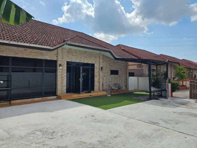 บ้านเดี่ยวห้วยใหญ่พัทยา 95.4ตรว. 4.5ล้าน ต.ห้วยใหญ่ อ.บางละมุง จ.ชลบุรี 3 ห้องนอน 2 ห้องน้ำ จอดรถ 2 คัน 1 ห้องครัว  1 ห้องเก็บของ