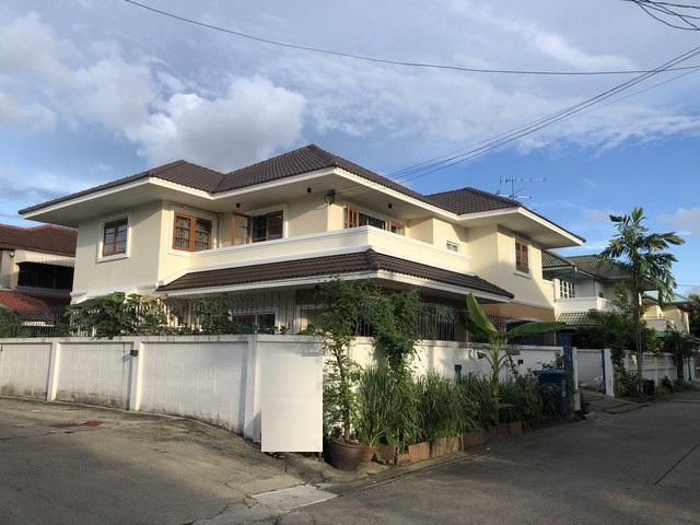 PP172 ขายบ้านเดี่ยว หมู่บ้าน ทองสถิตย์ รามอินทรา 34 เลียบด่วน – เกษตรนวมินทร์ หลังมุม 73 ตารางวา ถนนประเสริฐมนูญกิจ  ทิศ