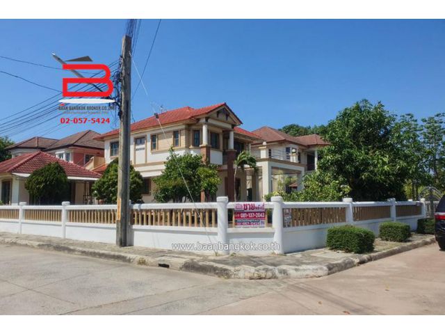 บ้านเดี่ยว 2 หลัง หมู่บ้าน ชวนชื่น บางนา เนื้อที่ 130.3 ตรว. ถ.บางนา-ตราด กม.29 อ.บางบ่อ จ.สมุทรปราการ