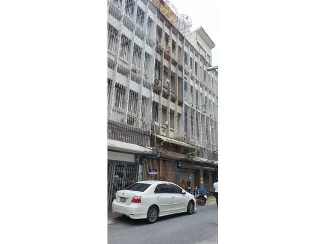 อาคารพาณิชย์ให้เช่า 1คูหา  4.75 ชั้น ใกล้ตลาดวัดแขก ซอยมินิบิ๊กซี For rent only to Thai people only.