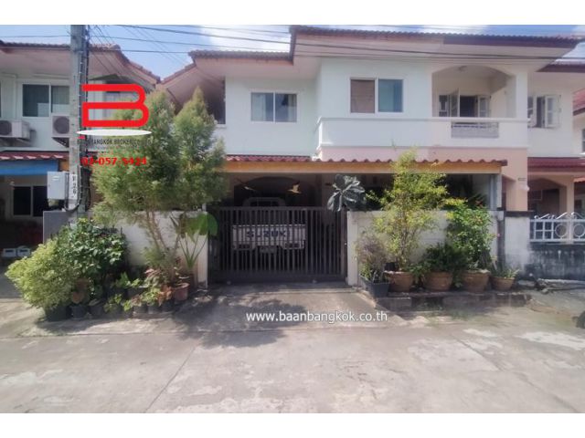 บ้านแฝด หมู่บ้าน เอกวัฒนา หลังริม เนื้อที่ 28 ตรว. ถนนกาญจนาภิเษก แขวงหลักสอง เขตบางแค จ.กรุงเทพฯ