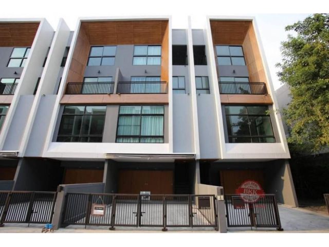 ให้เช่า ทาวน์โฮม D206 Arden Phatthanakan 185 ตรม. 20 ตร.วา