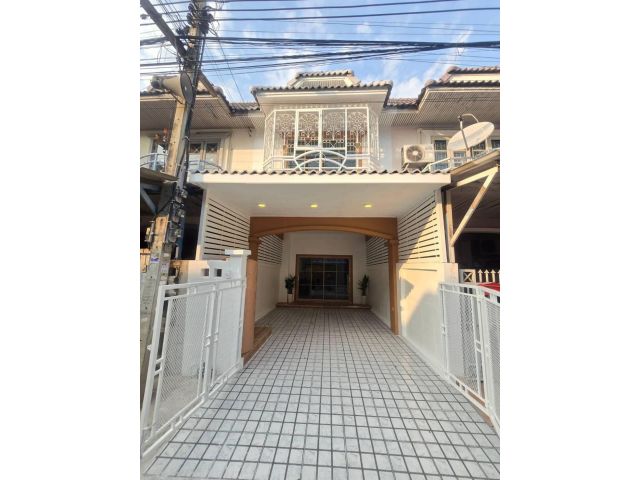 หมู่บ้านมนวดีพาร์ค