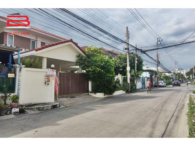 ที่ดินพร้อมบ้านเดี่ยว หมู่บ้าน ร่มเย็น 5 เนื้อที่ 60 ตรว แขวงบางชัน เขตมีนบุรี จ.กรุงเทพมหานคร