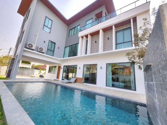 เปิดตัว แบรนด์นิว บ้านสร้างใหม่ สไตล์โมเดินลักชัวร์รี่ พร้อมสระว่ายน้ำส่วนตัว