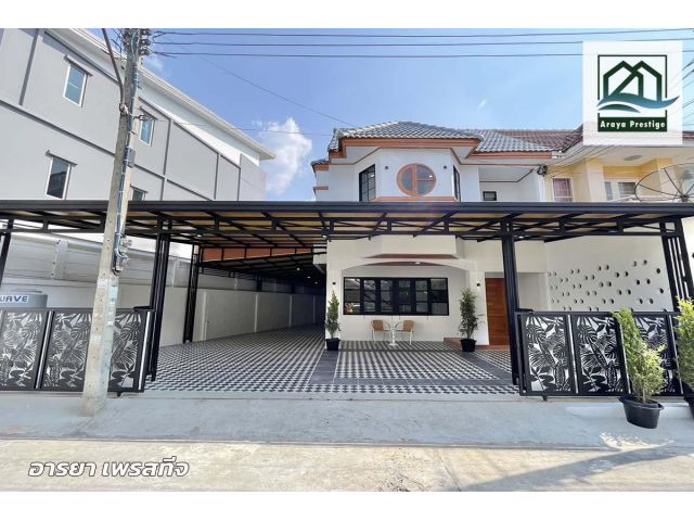 เฟิร์สโฮม วัชรพล บ้านหลังมุมใน ตกแต่งพร้อมเข้าอยู่