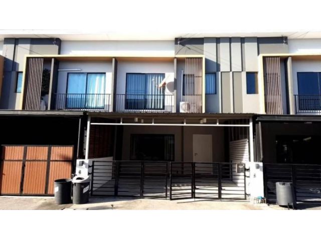 ให้เช่า ทาวน์โฮม M267 The Connect Pattanakarn 38 168 ตรม. 21 ตร.วา