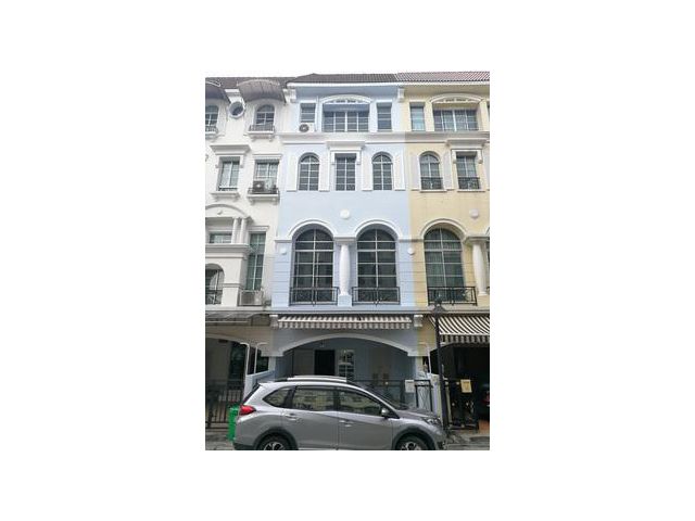 ขายทาวน์โฮม 4ชั้น บ้านกลางกรุงสาทรเหนือใต้ ถนนเจริญราษฎร์ ใกล้สาทร BTS สุรศักดิ์ 2 กม 4นอน 6น้ำ ที่จอด4คัน 23.5ตรว.