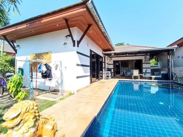 2 bedroom pool villa on Mae Ramphueng beach - price 4,250,000 THB