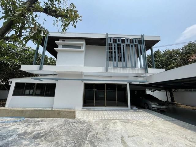 PT12 ให้เช่า บ้านเดี่ยว 2 ชั้น หลังใหญ่ 200 ตรว. 5 ห้องนอน ซอยวิภาวดีรังสิต 16 รัชดา 19 เขตดินแดง ใกล้ MRT รัชดา 900 เมต