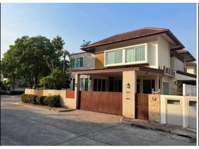 ขาย วิลล่า อะคาเดีย ศรีนครินทร์ บ้าน Modern เนื้อที่ใช้สอยเยอะ เพียง 12.8 ล้านบาท