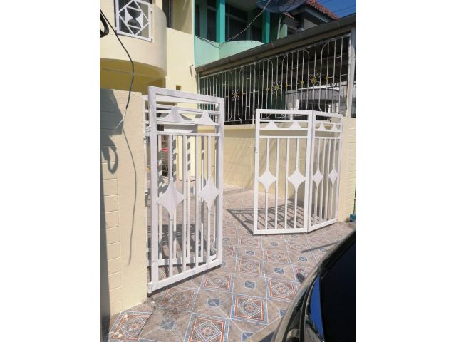 ขายด่วน ทาวน์เฮ้าส์ 2 ชั้น หมู่บ้านสิรินยา ตำบลละหาร อำเภอบางบัวทอง จังหวัดนนทบุรี ราคาพิเศษ